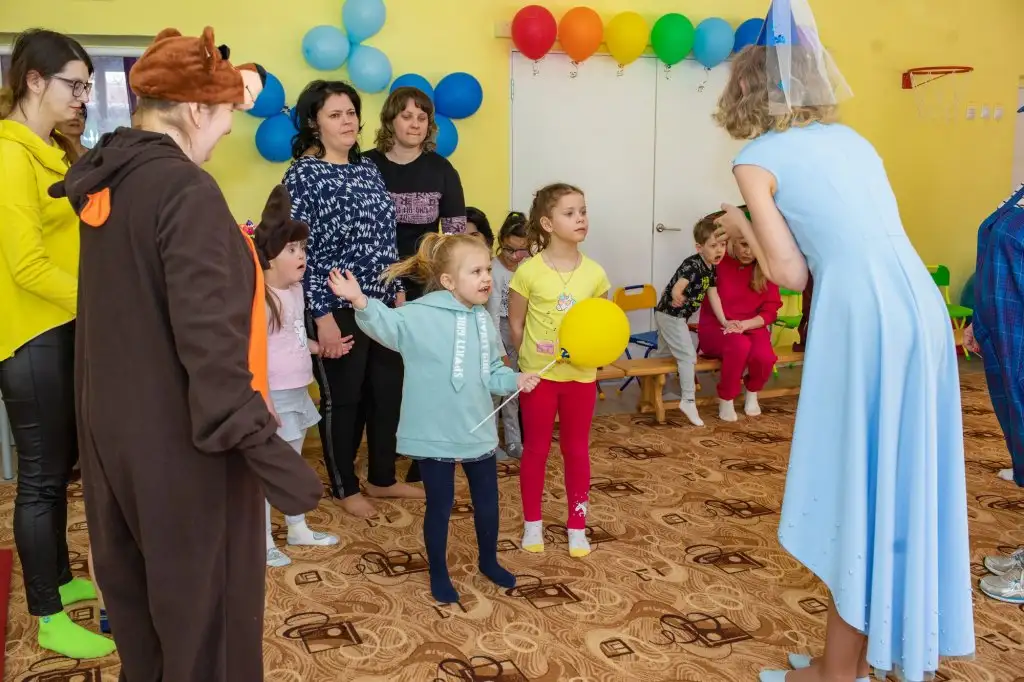 Праздник "Должны смеяться дети!" в рамках инклюзивного фестиваля #ЛЮДИКАКЛЮДИ - 2022