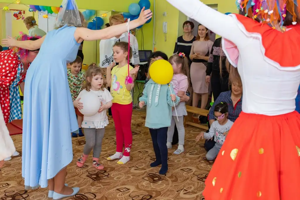 Праздник "Должны смеяться дети!" в рамках инклюзивного фестиваля #ЛЮДИКАКЛЮДИ - 2022