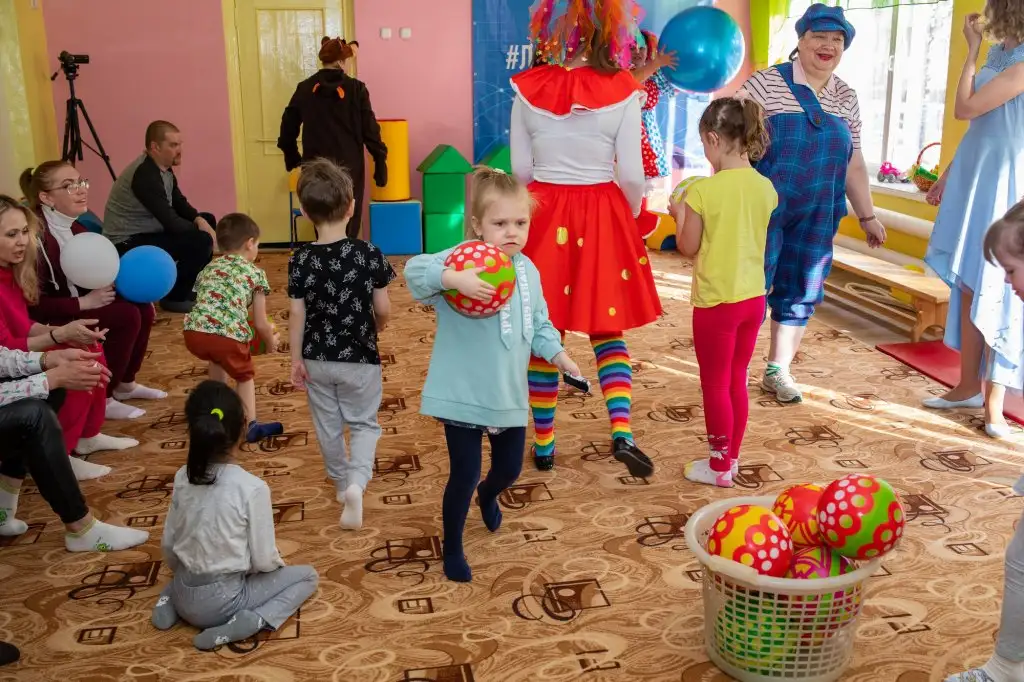 Праздник "Должны смеяться дети!" в рамках инклюзивного фестиваля #ЛЮДИКАКЛЮДИ - 2022