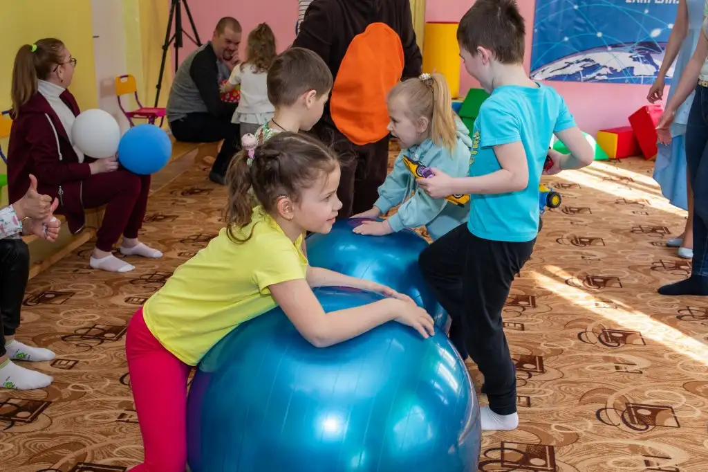 Праздник "Должны смеяться дети!" в рамках инклюзивного фестиваля #ЛЮДИКАКЛЮДИ - 2022