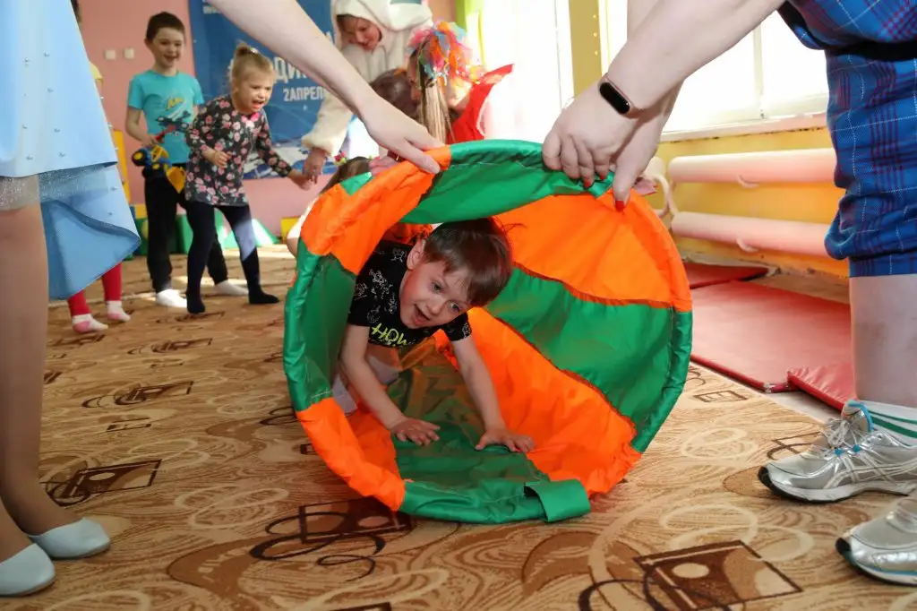 Праздник "Должны смеяться дети!" в рамках инклюзивного фестиваля #ЛЮДИКАКЛЮДИ - 2022