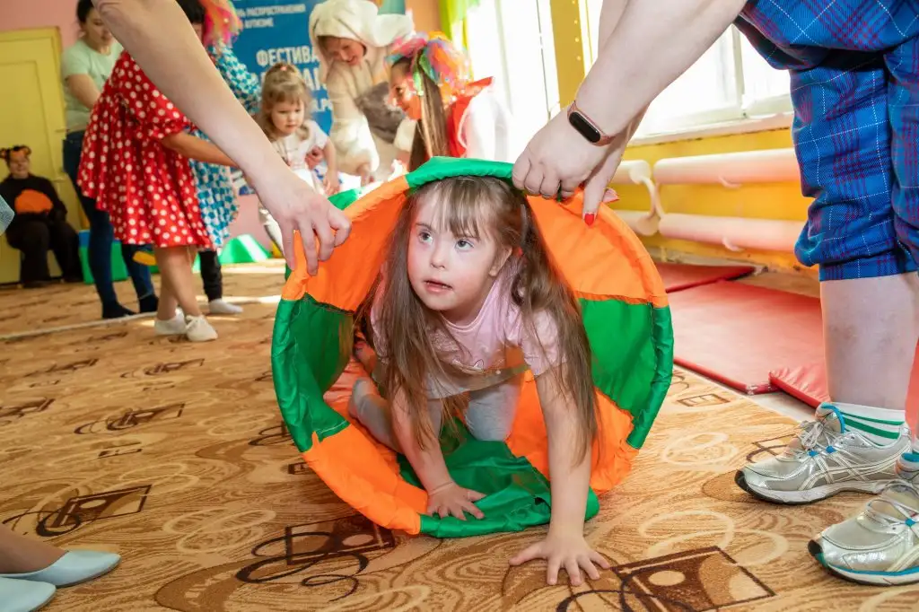 Праздник "Должны смеяться дети!" в рамках инклюзивного фестиваля #ЛЮДИКАКЛЮДИ - 2022