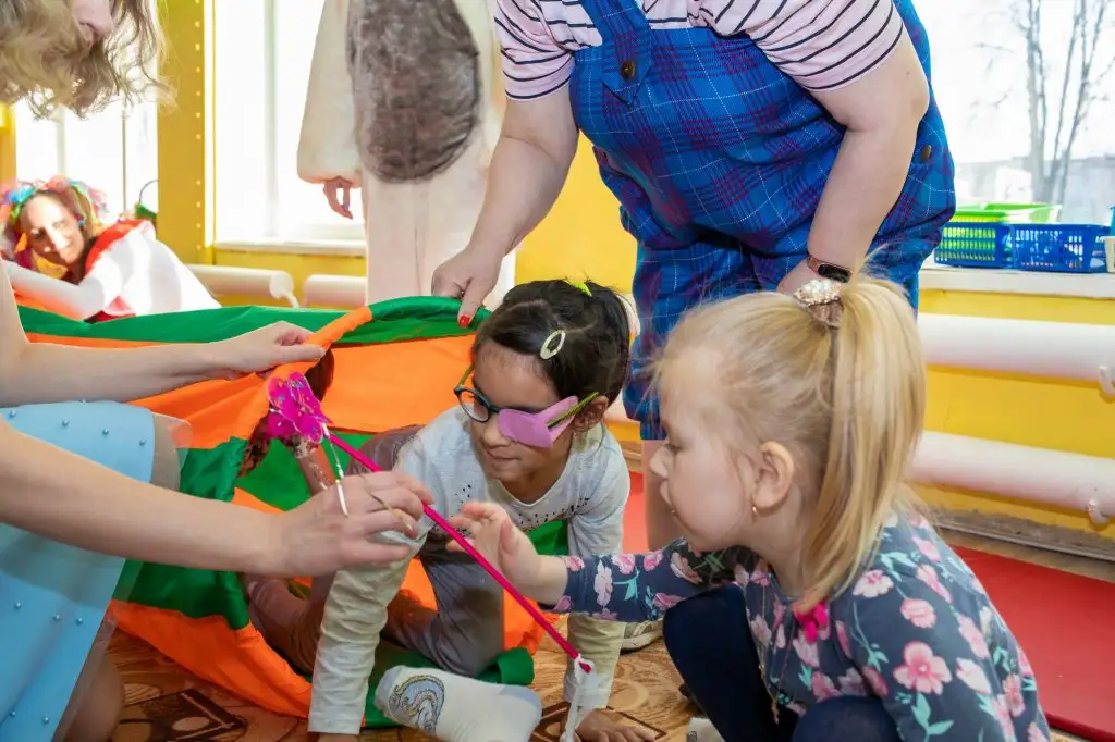 Праздник "Должны смеяться дети!" в рамках инклюзивного фестиваля #ЛЮДИКАКЛЮДИ - 2022