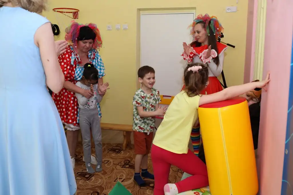Праздник "Должны смеяться дети!" в рамках инклюзивного фестиваля #ЛЮДИКАКЛЮДИ - 2022