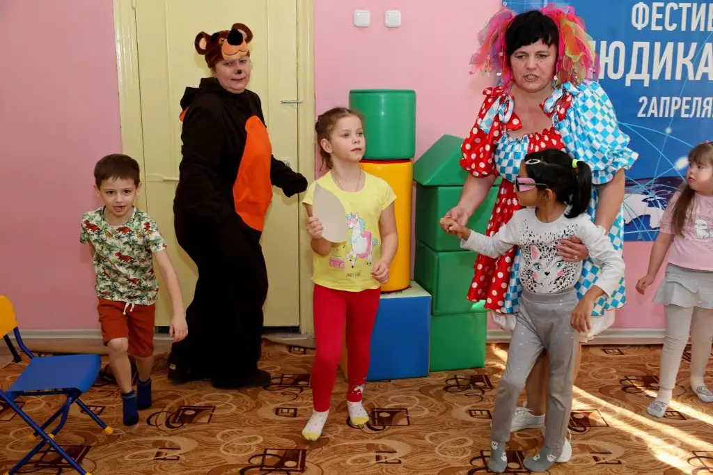 Праздник "Должны смеяться дети!" в рамках инклюзивного фестиваля #ЛЮДИКАКЛЮДИ - 2022