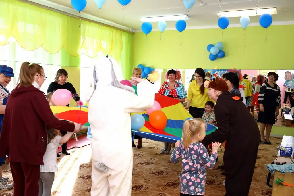 Праздник "Должны смеяться дети!" в рамках инклюзивного фестиваля #ЛЮДИКАКЛЮДИ - 2022