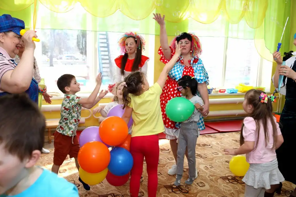 Праздник "Должны смеяться дети!" в рамках инклюзивного фестиваля #ЛЮДИКАКЛЮДИ - 2022