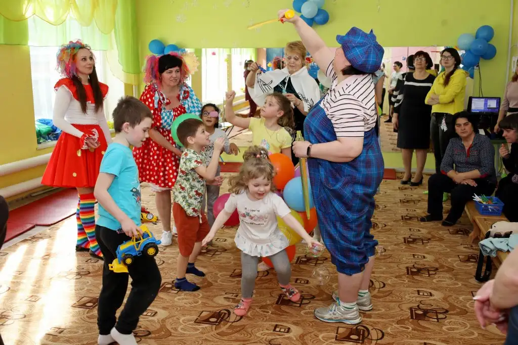 Праздник "Должны смеяться дети!" в рамках инклюзивного фестиваля #ЛЮДИКАКЛЮДИ - 2022