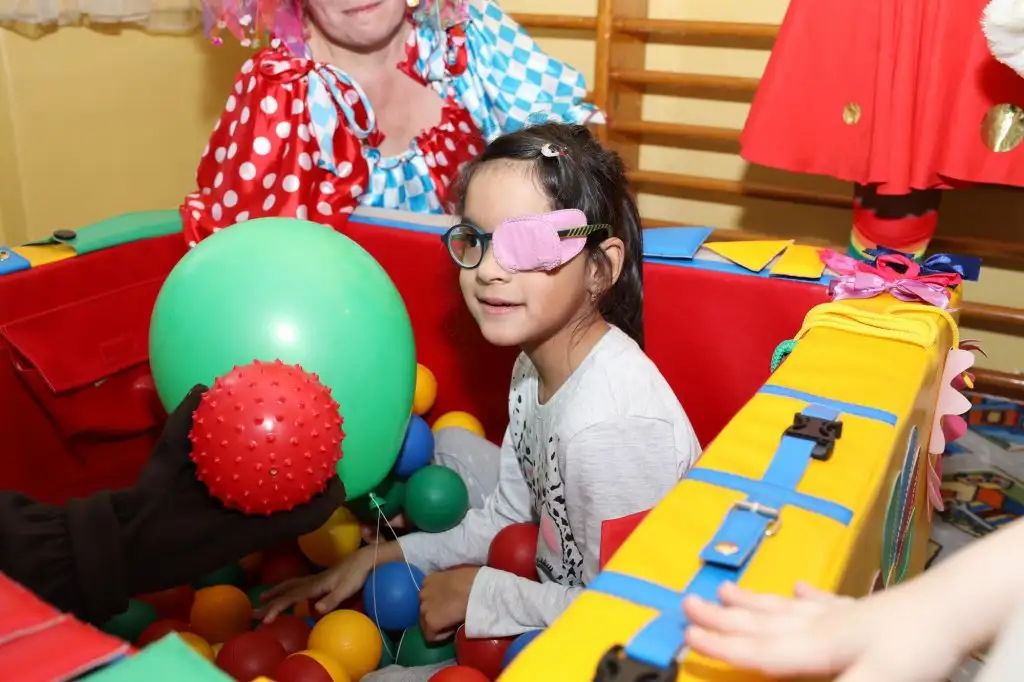 Праздник "Должны смеяться дети!" в рамках инклюзивного фестиваля #ЛЮДИКАКЛЮДИ - 2022