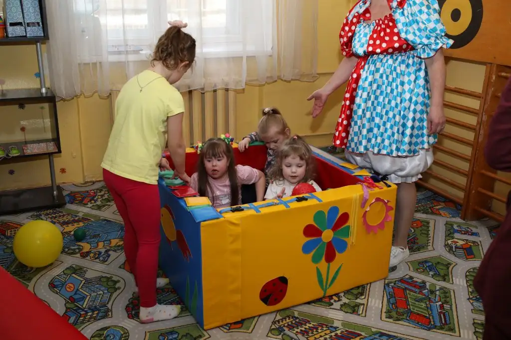 Праздник "Должны смеяться дети!" в рамках инклюзивного фестиваля #ЛЮДИКАКЛЮДИ - 2022