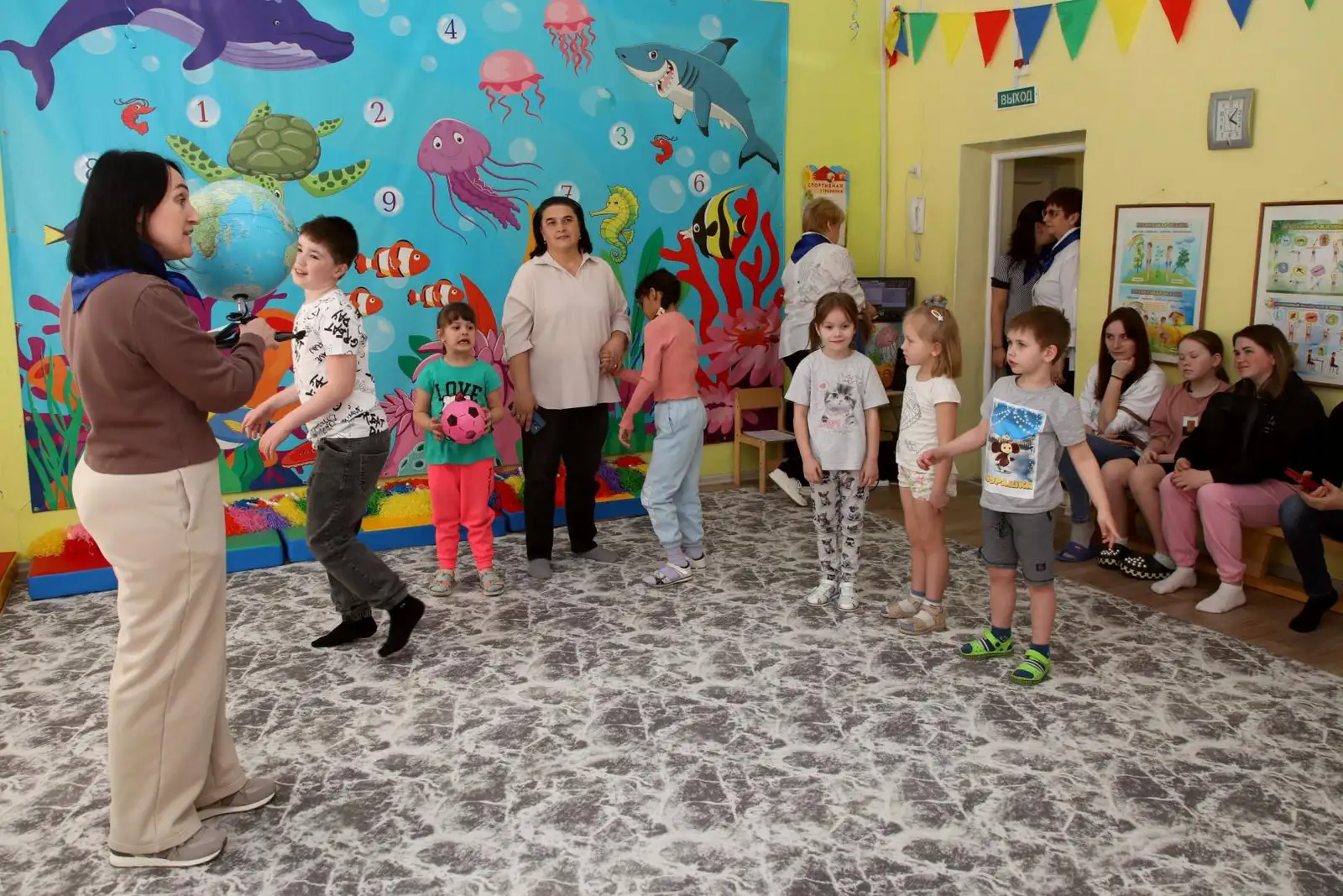 Праздник "Из 1000 планет Земли прекрасней нет!" в рамках инклюзивного фестиваля #ЛЮДИКАКЛЮДИ - 2025