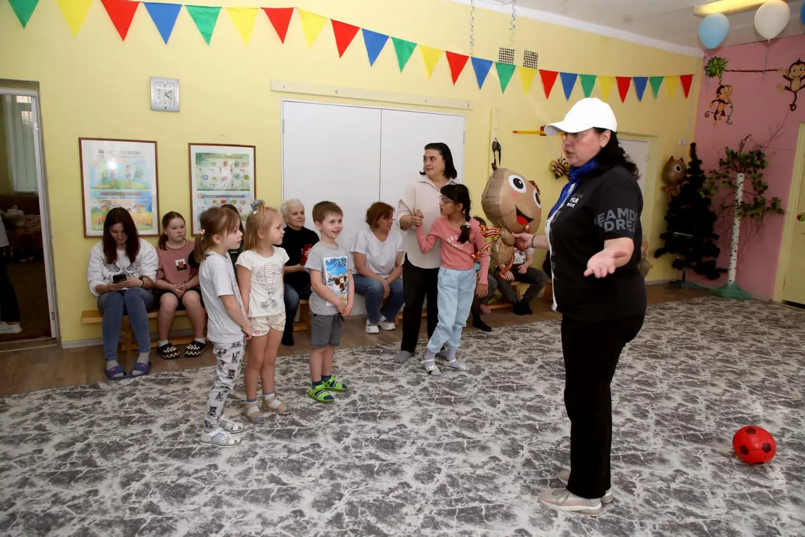 Праздник "Из 1000 планет Земли прекрасней нет!" в рамках инклюзивного фестиваля #ЛЮДИКАКЛЮДИ - 2025