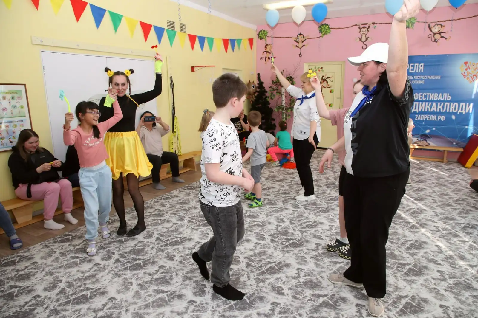 Праздник "Из 1000 планет Земли прекрасней нет!" в рамках инклюзивного фестиваля #ЛЮДИКАКЛЮДИ - 2025