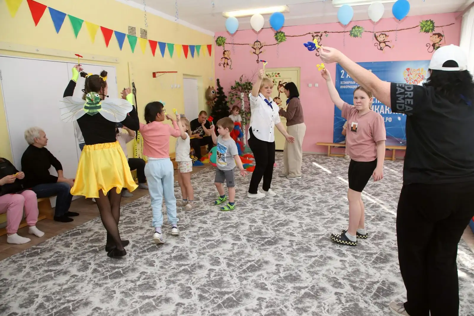 Праздник "Из 1000 планет Земли прекрасней нет!" в рамках инклюзивного фестиваля #ЛЮДИКАКЛЮДИ - 2025