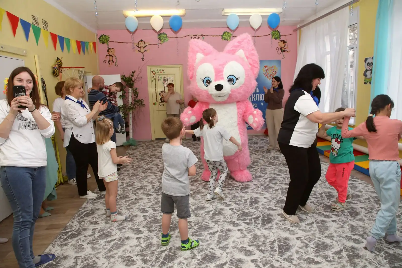 Праздник "Из 1000 планет Земли прекрасней нет!" в рамках инклюзивного фестиваля #ЛЮДИКАКЛЮДИ - 2025