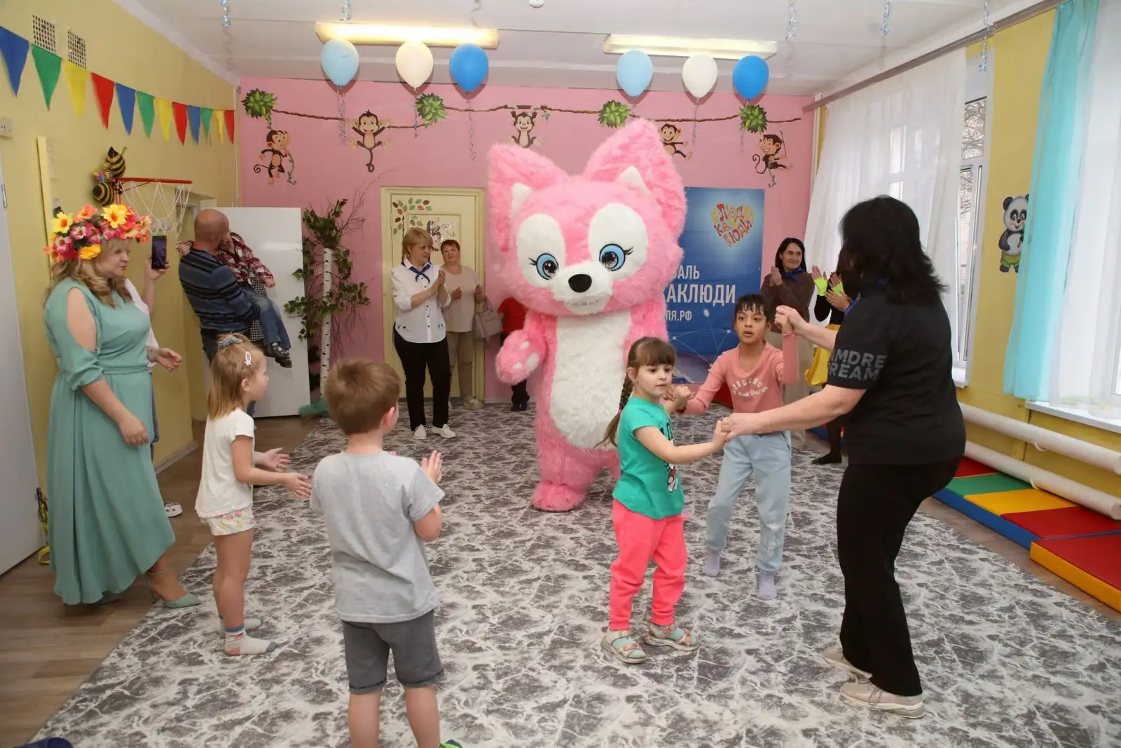 Праздник "Из 1000 планет Земли прекрасней нет!" в рамках инклюзивного фестиваля #ЛЮДИКАКЛЮДИ - 2025