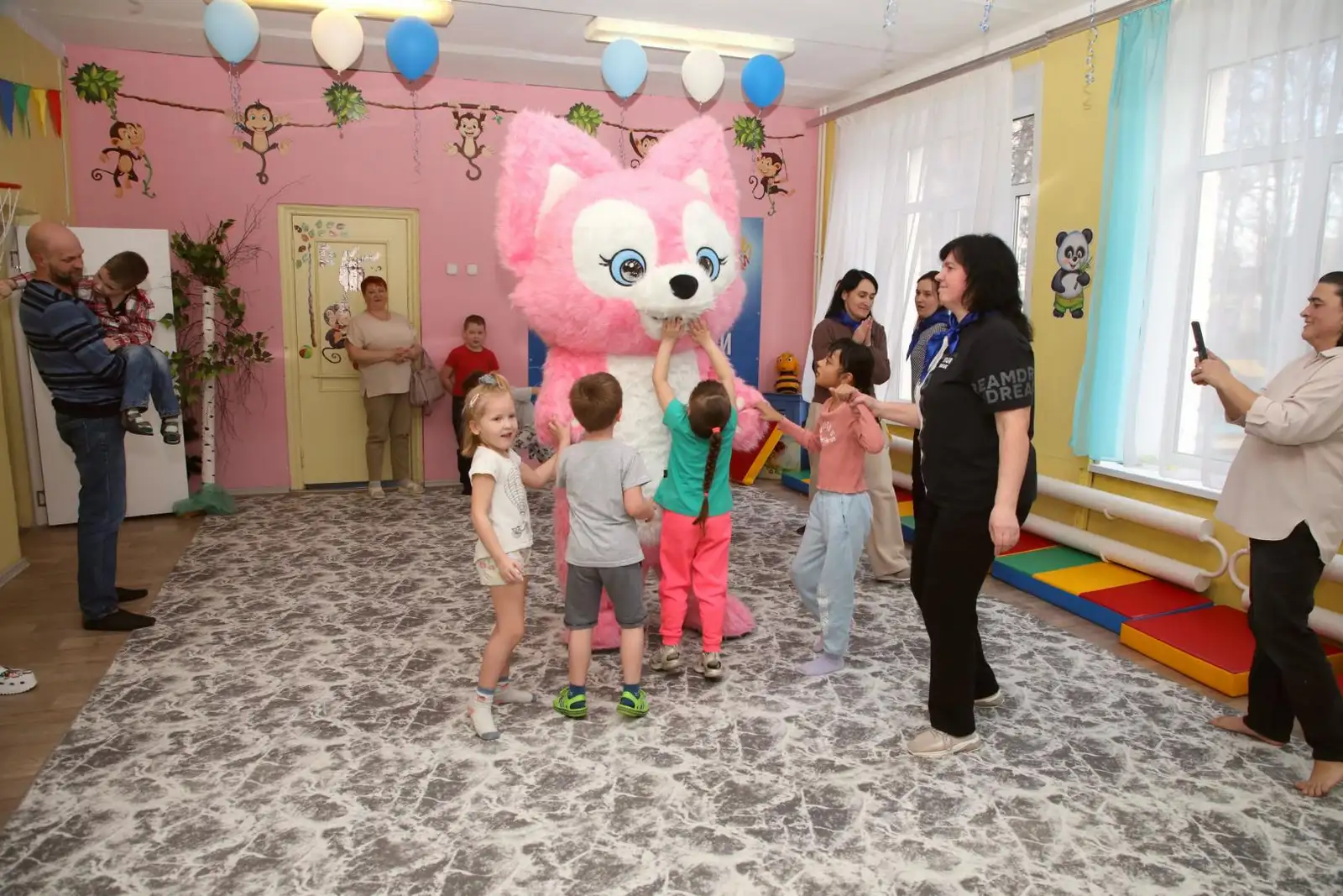 Праздник "Из 1000 планет Земли прекрасней нет!" в рамках инклюзивного фестиваля #ЛЮДИКАКЛЮДИ - 2025